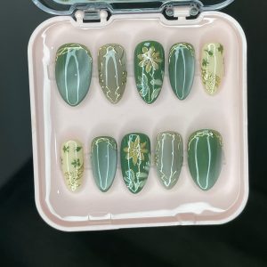Olive Garden Soft Petals & Golden Leaves