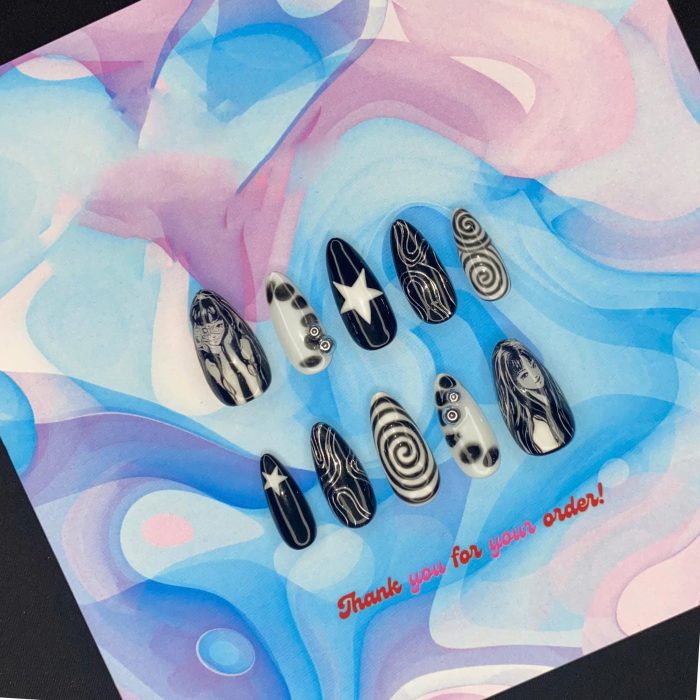 junji-ito-spiral-horror-press-on-nails-creepy-black-and-white-uzumaki-inspired-nail-art-handmade-anime-halloween-nails-cosplay-nails-3-1.jpg